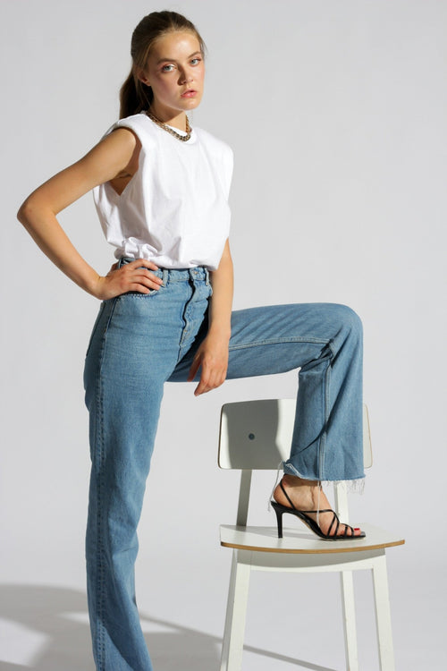 Essential Sleeveless Tee - Threadify