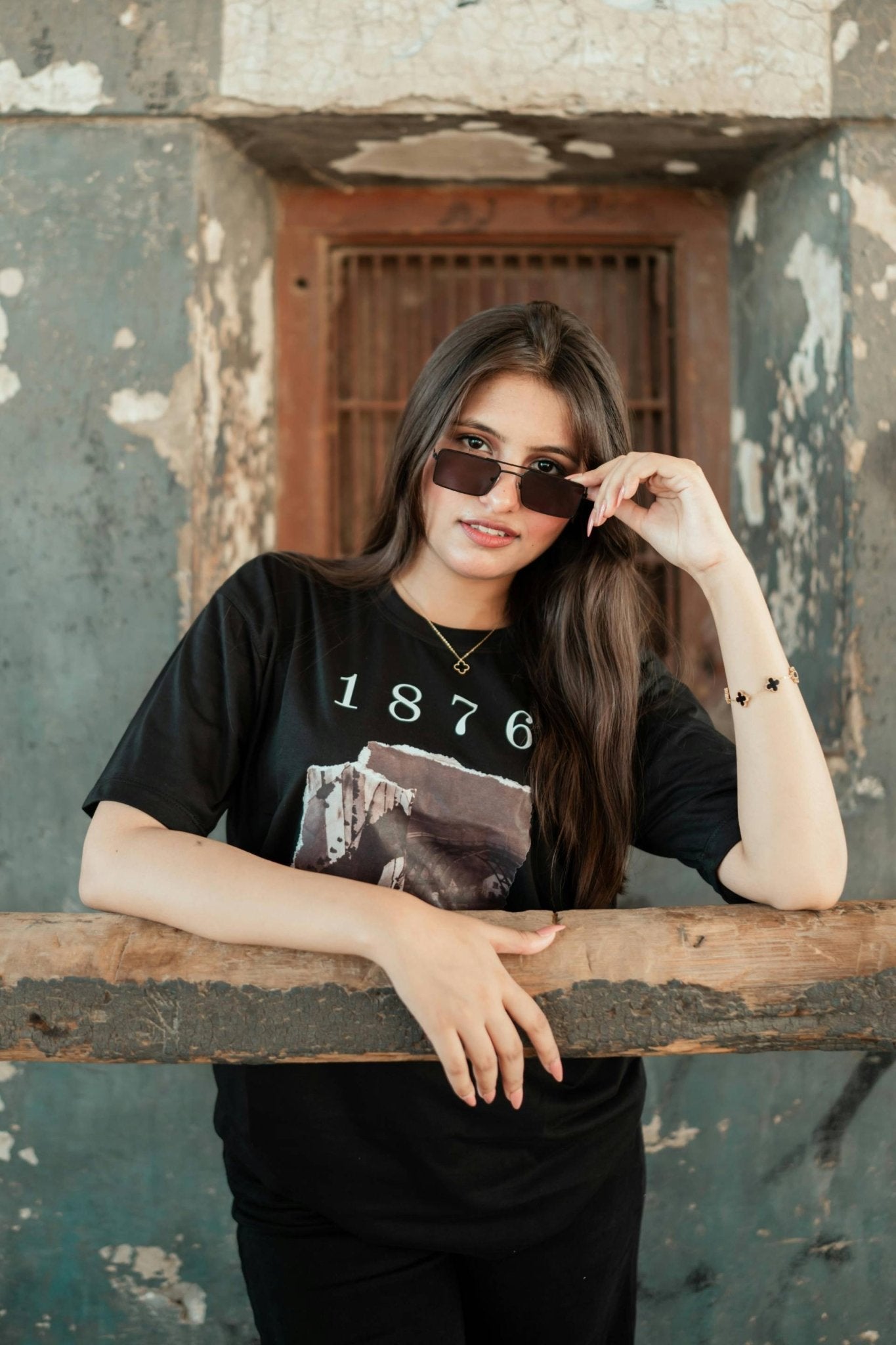 Vintage 1876 Graphic Tee - Threadify